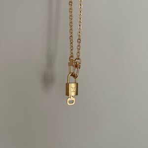 Louis Vuitton Lock and Key #303 with Unbranded Gold-Tone Chain Necklace!